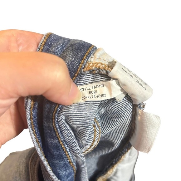 Madewell High Rise Denim Shorts in Quintell - Picture 9 of 10